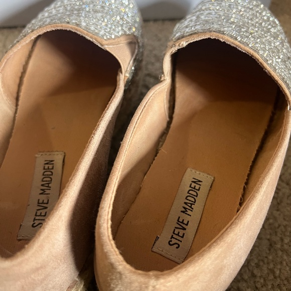 Steve Madden slip on platform. Worn 3 times like new. Clean kept in box - Picture 5 of 5